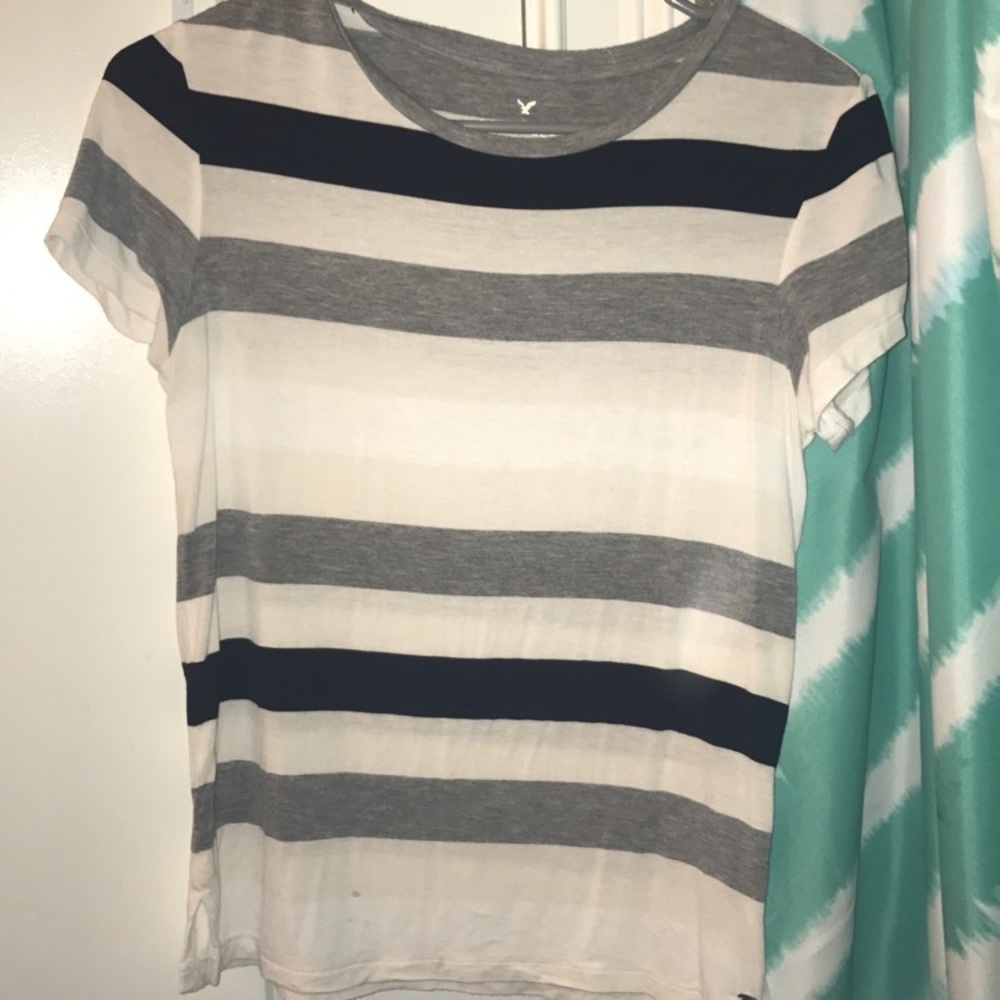 Soft and sexy American eagle shirt